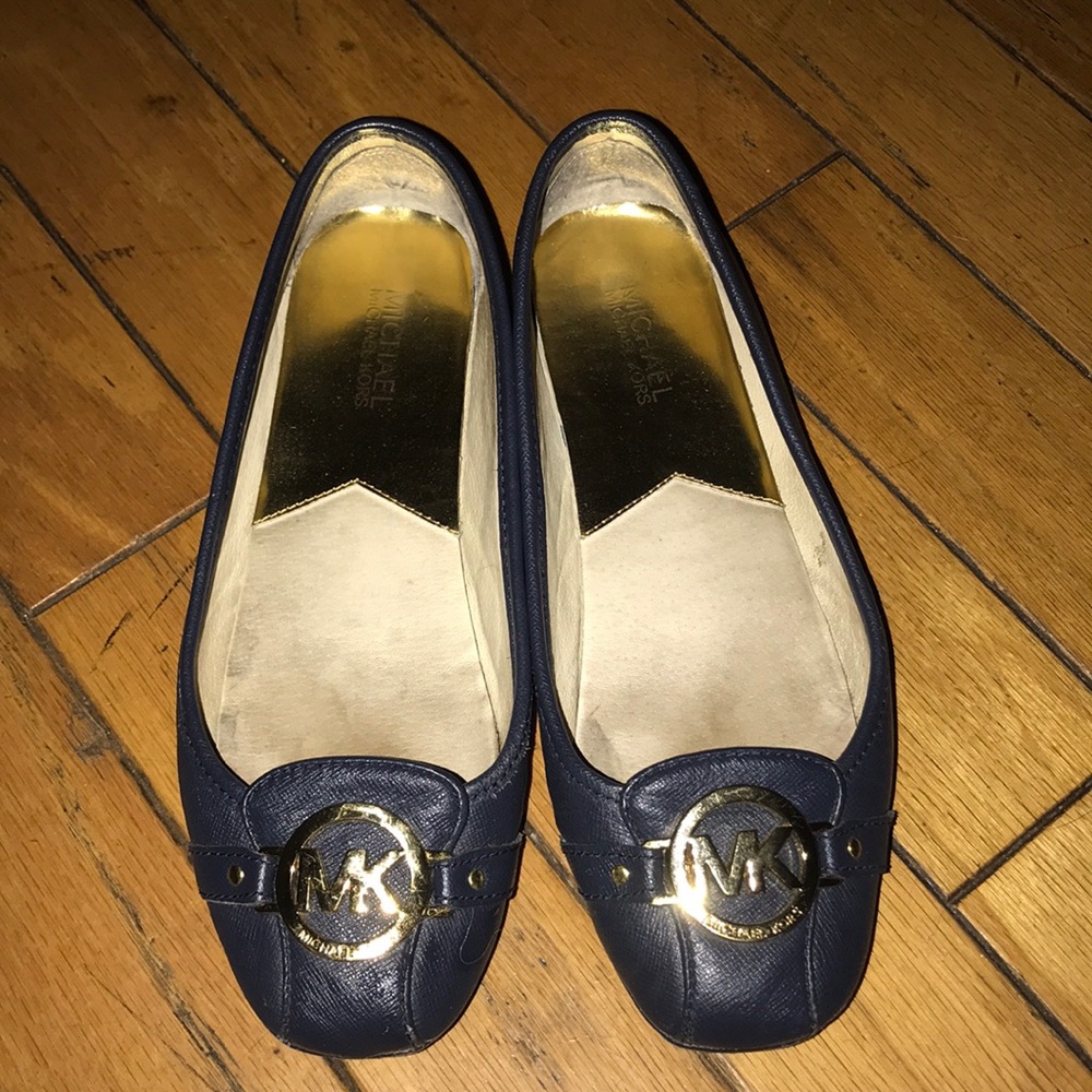 Loved Michael Kors flats sz 9
